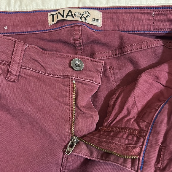 TNA Women’s Burgundy Cotton Jeans Size 4 EUC - Picture 4 of 4